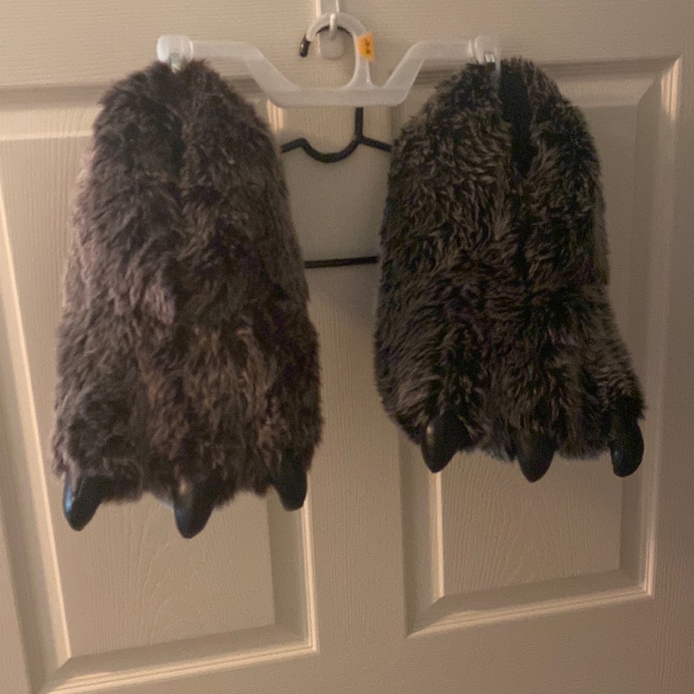 Men’s Paw Slippers